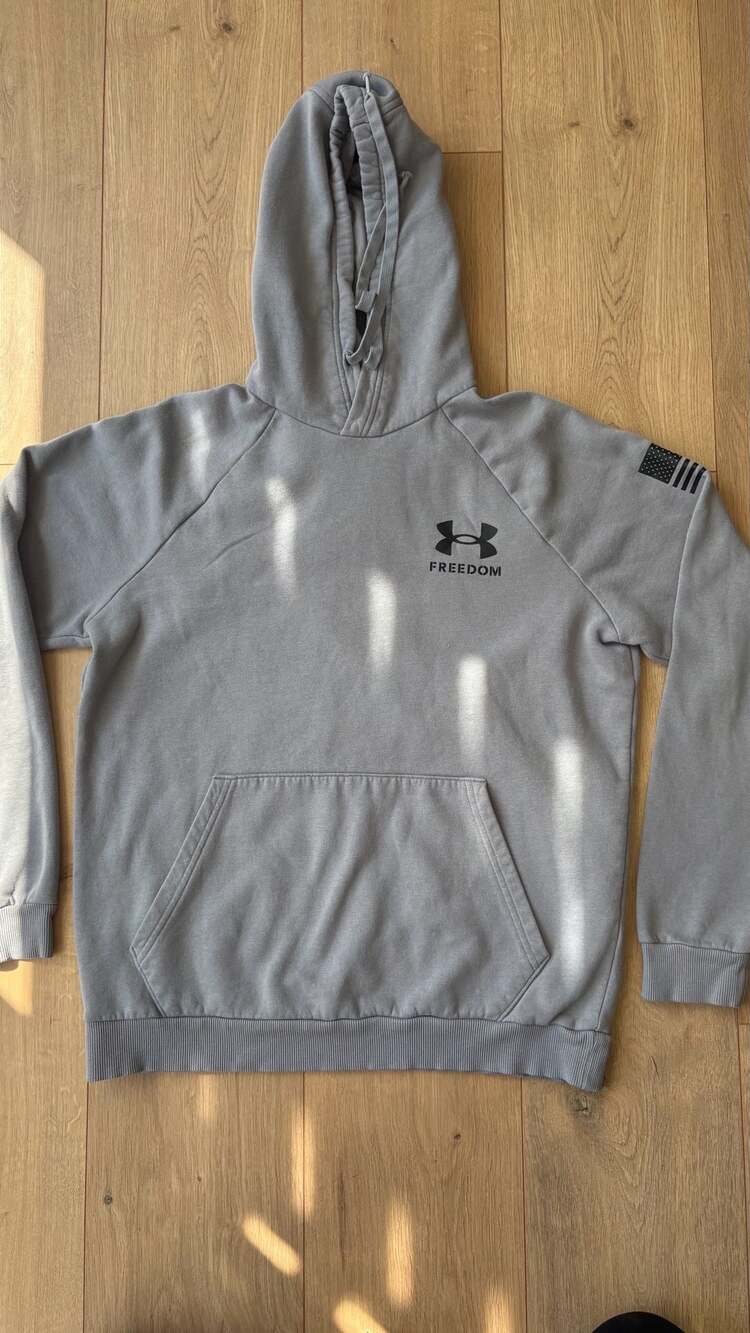 Under Armour Freedom Flag Hoodie Size Medium Gray Pullover Sweatshirt